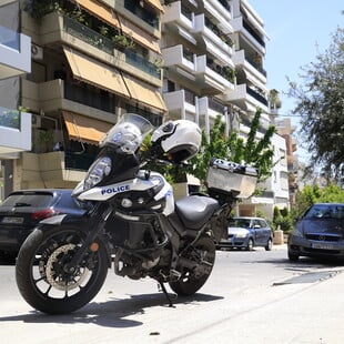 Νέα Σμύρνη: Δίωξη για ανθρωποκτονία με δόλο σε ήρεμη ψυχική κατάσταση στον πατέρα που σκότωσε τον γιο του