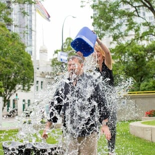 Το Ice Bucket Challenge επιστρέφει για να ενισχύσει την Υγεία
