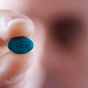 Ξεκινά η δωρεάν διάθεση της προληπτικής αγωγής PrEP για τον HIV/AIDS