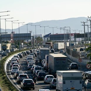 H κίνηση στους δρόμους: Καθυστερήσεις και στα δύο ρεύματα του Κηφισού