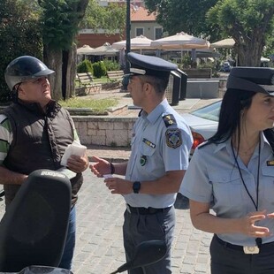 Ναύπακτος: Η Τροχαία μοίρασε κράνη αντί για κλήσεις 