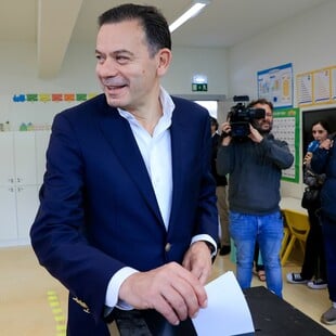 Πορτογαλία: Ο κεντροδεξιός συνασπισμός θα κερδίσει τις εκλογές αλλά όχι την πλειοψηφία