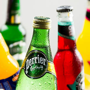 Σκάνδαλο Perrier: Η Nestlé παραδέχεται παράνομες πρακτικές καθαρισμού – Το γαλλικό κράτος κατηγορείται για συγκάλυψη