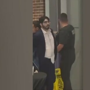 Δολοφονία Ισραηλινών στην Ουάσινγκτον: Η στιγμή που ο δράστης φωνάζει «ελευθερία στην Παλαιστίνη»