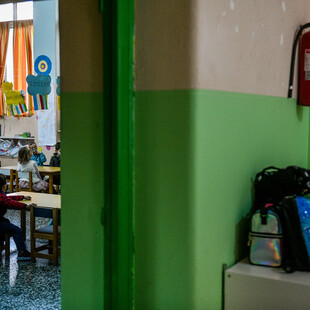 Στρεπτόκοκκος στα σχολεία: Τι εξηγεί ο ΕΟΔΥ - Πώς μεταδίδεται το μικρόβιο