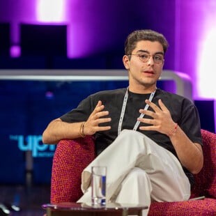 Upfront 2025: Πώς διαμορφώνουν Gen Z και millennials το σύγχρονο εργασιακό τοπίο 