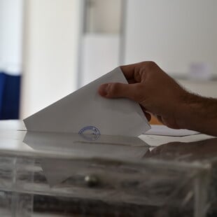 Pulse: Στις 15,5 μονάδες το προβάδισμα ΝΔ - Με 13,5% ΠΑΣΟΚ και Πλεύση Ελευθερίας