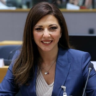 Πανελλήνιες 2025: Το μήνυμα της Σοφίας Ζαχαράκη στους μαθητές - «Κλείστε τα μάτια και ονειρευτείτε»