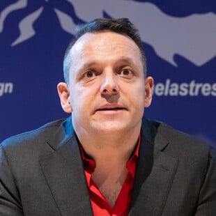 Δρ. Φλόριαν Γουίλετ: Ο εφευρέτης της «κάψουλας αυτοκτονίας» Sarco έδωσε τέλος στη ζωή του