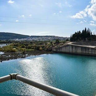 Άρτα: Σε κρίσιμη κατάσταση τα δύο παιδιά που ανασύρθηκαν από τον Άραχθο