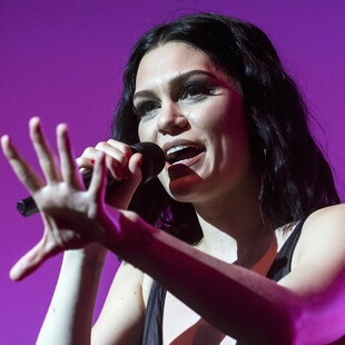 Jessie J: «Η τελευταία συναυλία πριν πάω να νικήσω τον καρκίνο του μαστού»