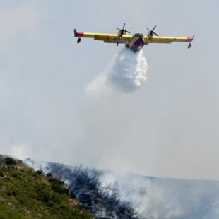 Φωτιά τώρα στον Άγιο Στέφανο Λακωνίας - Επιχειρούν 5 εναέρια μέσα