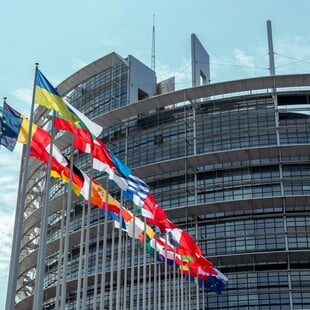 Ευρωπαϊκή Εκδήλωση για τη Νεολαία 2025: Πάνω από 9.000 νέοι στο Ευρωκοινοβούλιο για το μέλλον της δημοκρατίας