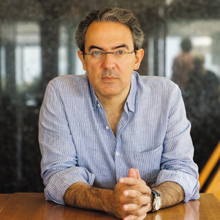 Χουάν Γκαμπριέλ Βάσκες: Ζούμε το τέλος του ανθρωπισμού