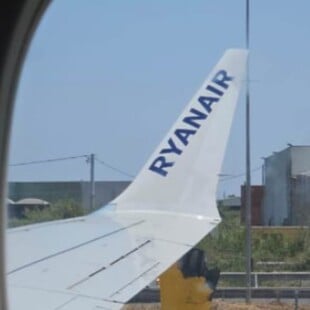 ΑΕΡΟΠΛΑΝΟ ΚΑΛΑΜΑΤΑ RYANAIR