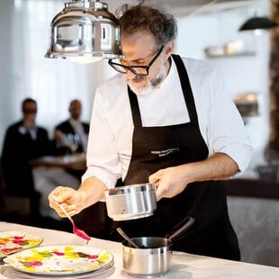 O Massimo Bottura αναμειγνύει γαστρονομία, τέχνη και φιλοσοφία