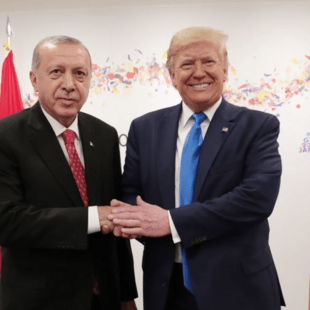 Bloomberg: Ερντογάν και Τραμπ θα συναντηθούν απόψε στη Χάγη