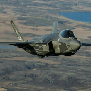 Η Βρετανία θα προμηθευτεί F-35 ικανά να φέρουν πυρηνικές βόμβες 