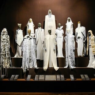 Ο Rick Owens επέστρεψε στο Παρίσι για «να προκαλέσει και να σοκάρει», και τα κατάφερε