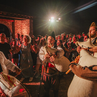 Στην Κόνιτσα, σε ένα τριήμερο γλέντι με ρουμανικό fusion, ποντιακά και ηπειρώτικα