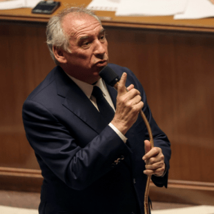 Γαλλία: Ο Μπαϊρού επέζησε και της νέας πρότασης μομφής