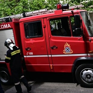 Φωτιά στην περιοχή ΤΙΤΑΝ Ελευσίνας – Επιχειρούν δύο ελικόπτερα