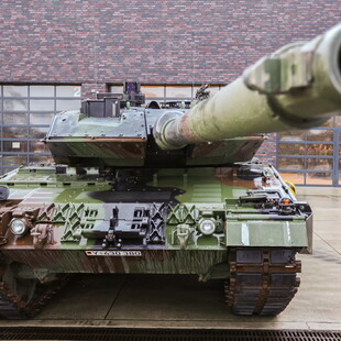 Εξοπλιστική εκτόξευση: Η Γερμανία ετοιμάζει παραγγελία-μαμούθ €25 δισ. για άρματα μάχης