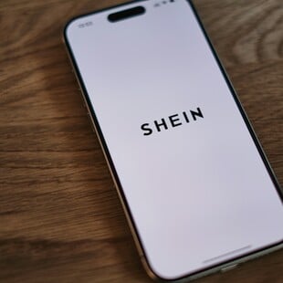 SheinQ Πρόστιμο - ρεκόρ €40 εκατ. στη Γαλλία για παραπλανητικές εκπτώσεις και περιβαλλοντικούς ισχυρισμούς