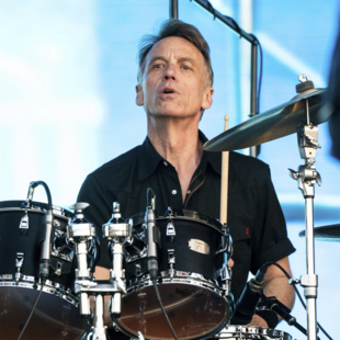 Αποχωρεί από τους Pearl Jam ο ντράμερ Ματ Κάμερον μετά από 27 χρόνια