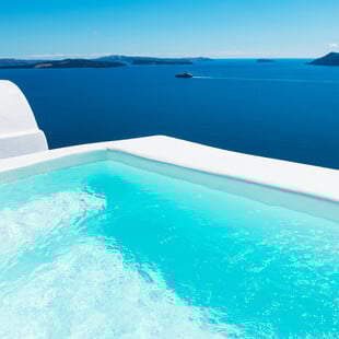 Φύση, άνεμος, πισίνα 