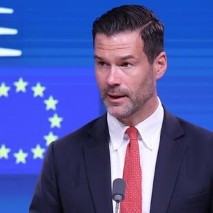 Σουηδός υπουργός αποκαλύπτει ότι ο 16χρονος γιος του ήταν μέλος ομάδας «λευκής υπεροχής»