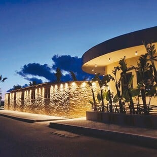 Ammos Restaurant & Bar: Η παραλία της Κυπαρισσίας χτυπάει στους ρυθμούς της all-day διασκέδασης
