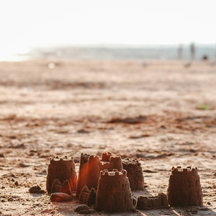 Ιταλία: 17χρονος πέθανε όταν θάφτηκε στην άμμο μέσα σε τρύπα που άνοιξε μόνος του