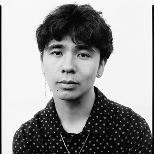 Ocean Vuong: «Πίσω από τη βιτρίνα της χιπστεριάς κρύβεται ο φόβος»