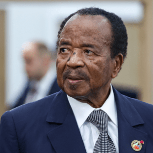 Ο 92χρονος πρόεδρος του Καμερούν υποψήφιος και για 8η θητεία - Μένει για μεγάλο διάστημα στην Ελβετία για λόγους υγείας