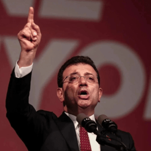 Εκρέμ Ιμάμογλου: Ποινή φυλάκισης ενός έτους και οκτώ μηνών στον προφυλακισμένο δήμαρχο Κωνσταντινούπολης
