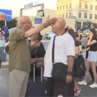 Ρεπόρτερ «σώζει» επιβάτες από λάθος πλοίο: «Αυτό πάει Πάρο, γιατί περιμένετε εδώ;»
