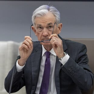 Τι θα συμβεί αν ο Τραμπ απολύσει τον επικεφαλής της Ομοσπονδιακής Τράπεζας των ΗΠΑ