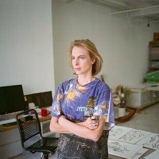 «Ως καλλιτέχνης, προσπαθώ απλώς να καταλάβω τον κόσμο στον οποίο ζω, ή τουλάχιστον να σεβαστώ τις ανοησίες του»