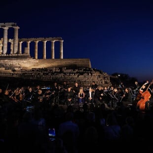 Σταύρος Ξαρχάκος: Ταξίδι στο Φως - Από την ανάμνηση στην αιωνιότητα