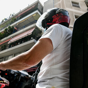 Καύσωνας: Υποχρεωτική παύση delivery και υπαίθριων εργασιών και την Τρίτη 