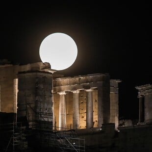 Πανσέληνος του Αυγούστου: 114 αρχαιολογικοί χώροι, μουσεία και μνημεία υποδέχονται το κοινό, κάτω από το φως του φεγγαριού 