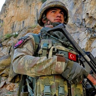 Η Τουρκία αυξάνει επιρροή στο Σαχέλ: Drone, όπλα και η διαβόητη SADAT σε συνεργασία με τις αφρικανικές κυβερνήσεις