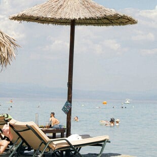 ΚΑΥΣΩΝΑΣ ΖΕΣΤΗ ΣΚΟΝΗ ΛΑΓΟΥΒΑΡΔΟΣ