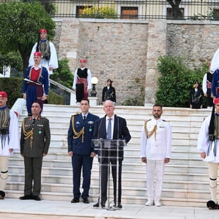 Η δεξίωση στο Προεδρικό Μέγαρο για την 51η επέτειο από την αποκατάσταση της δημοκρατίας