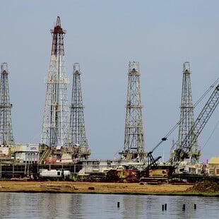H Chevron επιστρέφει στη Βενεζουέλα με εντολή Τραμπ – Αλλαγή πλεύσης με φόντο το πετρέλαιο και τις ΗΠΑ