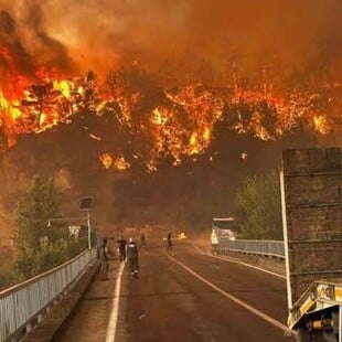 Φωτιές στην Τουρκία: Από το Σάββατο καίει το πύρινο μέτωπο στην Προύσα