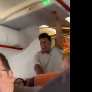 Λονδίνο: Πανικός σε πτήση με προορισμό τη Γλασκώβη - Επιβάτης άρχισε να φωνάζει ότι έχει βόμβα