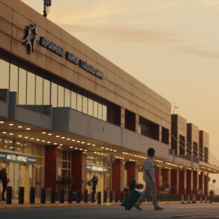 Στη νέα καμπάνια της Fraport Greece, η αληθινή εμπειρία ταξιδιού ξεκινά από το αεροδρόμιο
