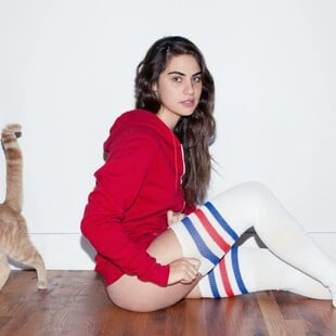 American Apparel: Τα βρόμικα μυστικά της πιο ανατρεπτικής εταιρείας των ’00s